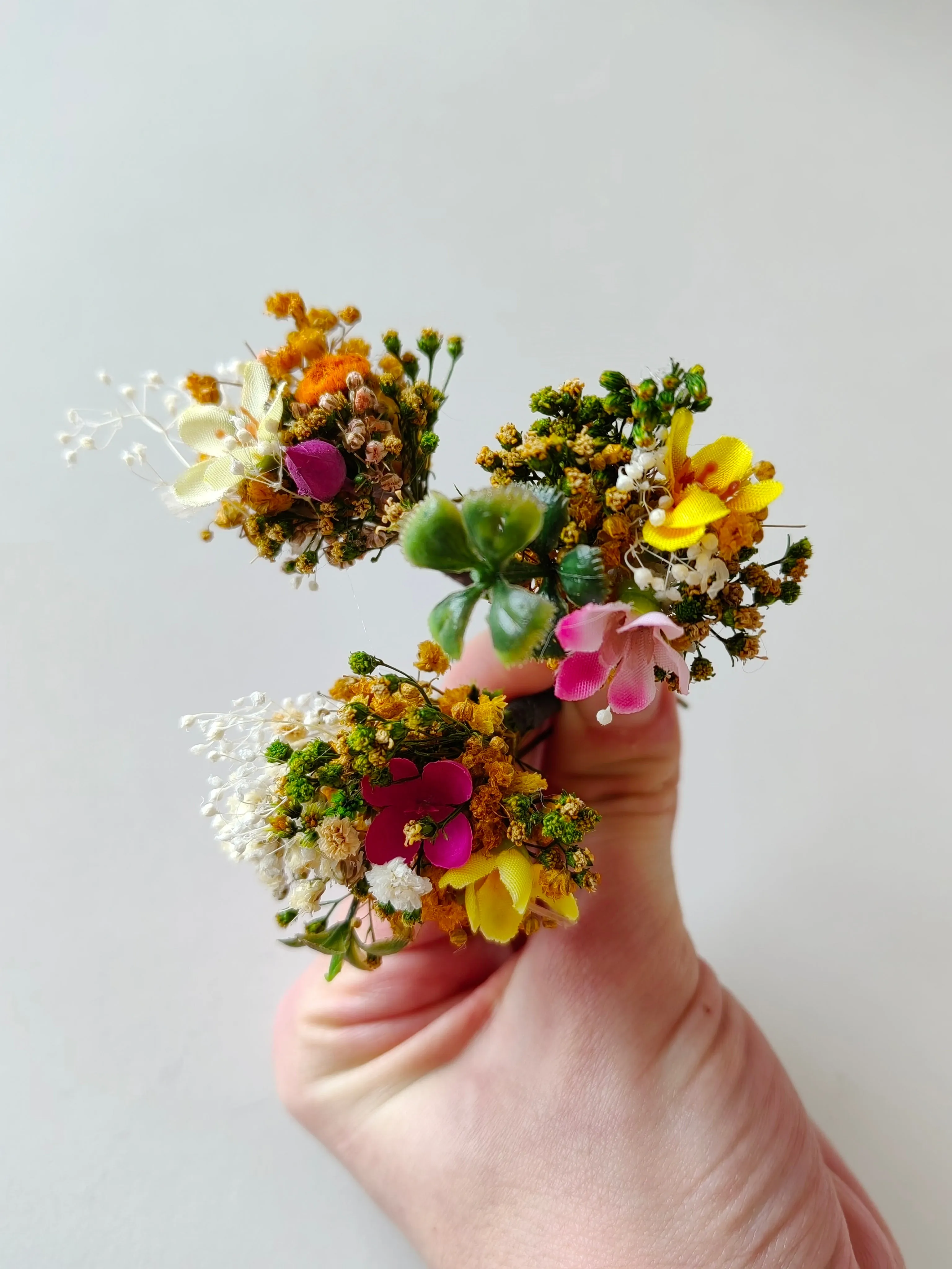 Meadow flower hairpins